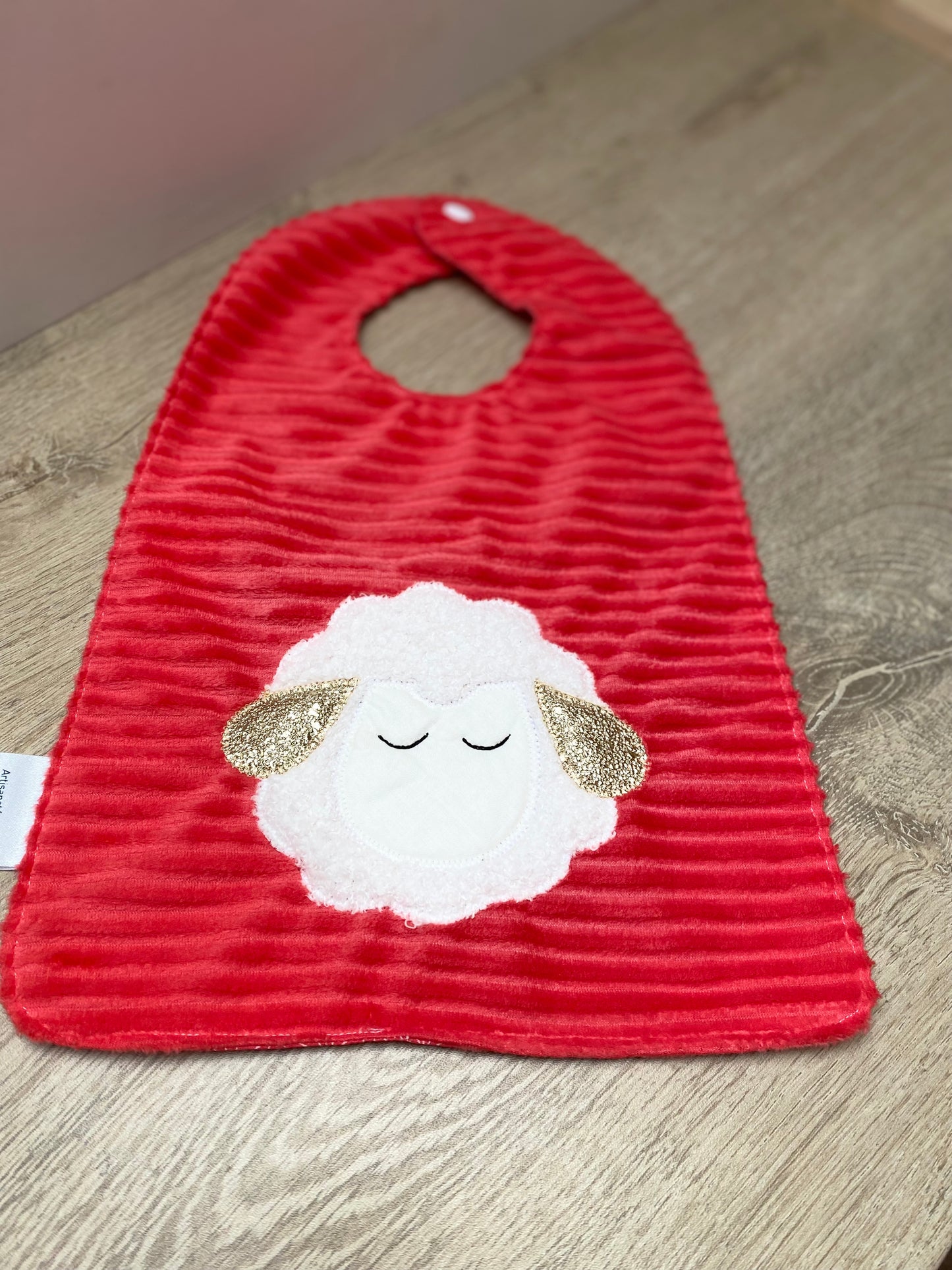 Bavoir - Collection Mouton - Corail/Crème - Fabrication artisanale vue face