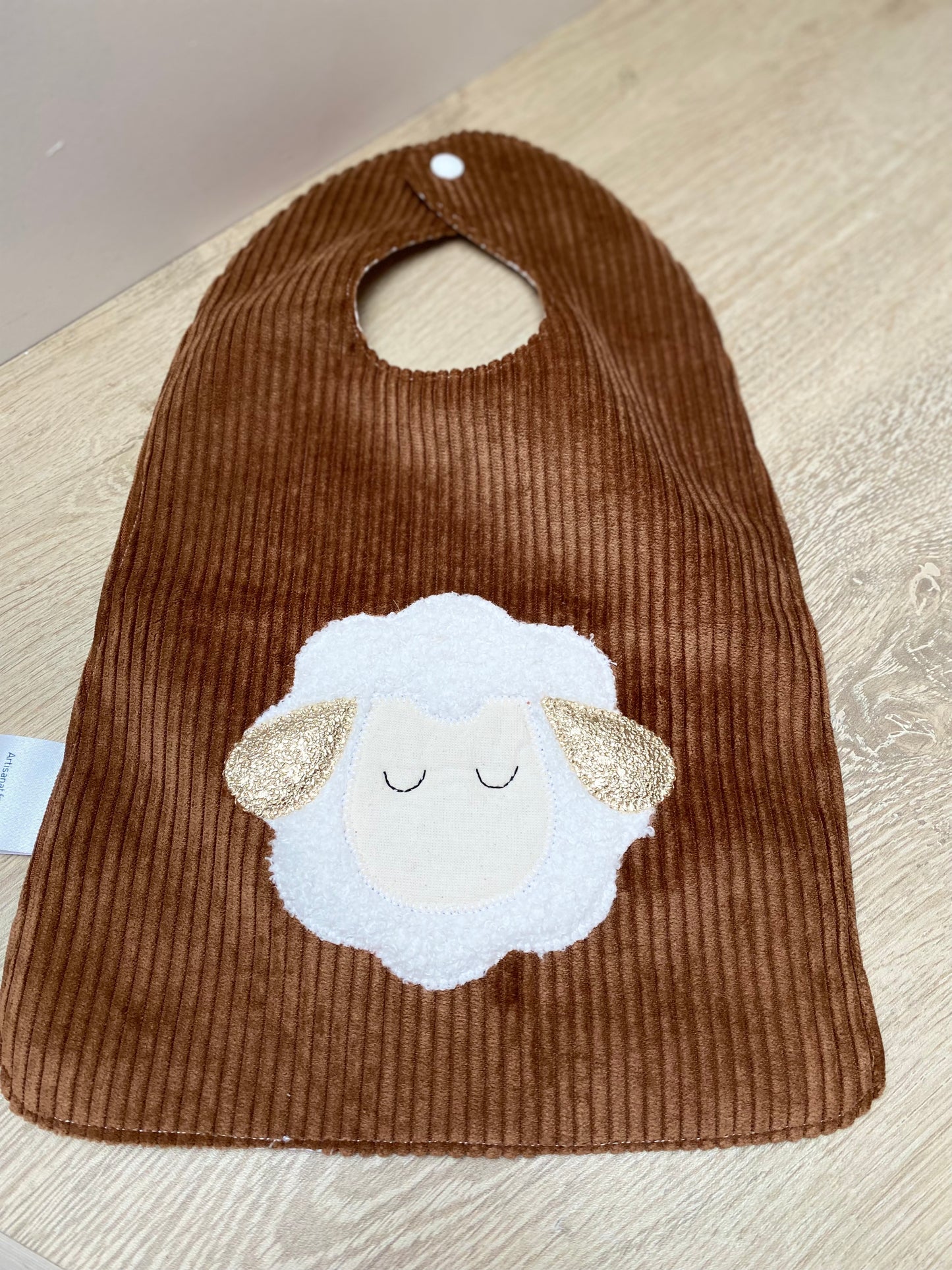 Bavoir - Collection Mouton - Marron/Crème - Fabrication artisanale vue face