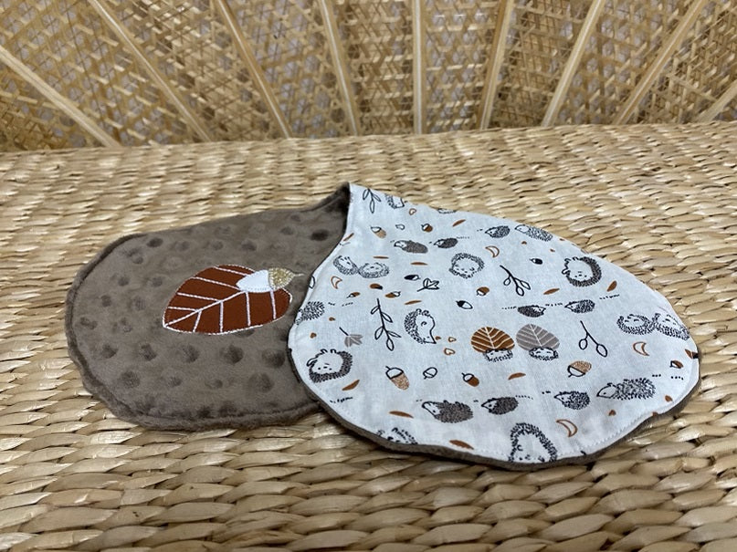 Bavoir d'épaule - Collection Automne - Fabrication artisanale vue pliée