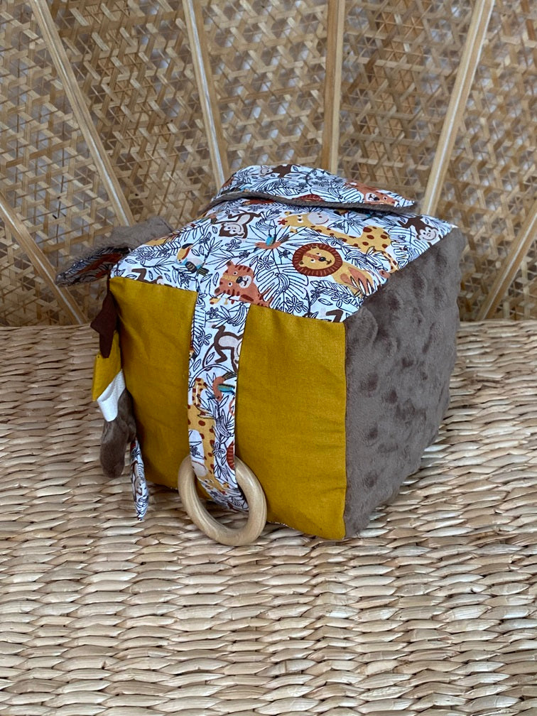 Cube éveil - Collection Jungle - Marron/Moutarde - Fabrication artisanale vue étiquettes