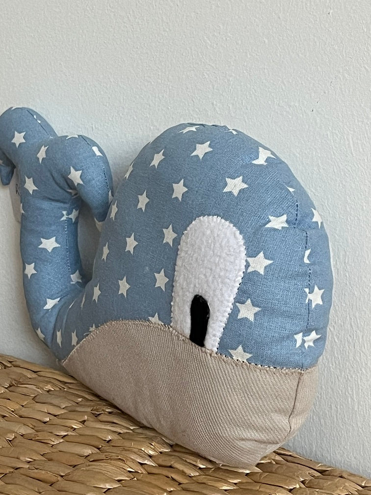 Doudou Baleine - Bleu/Taupe - Fabrication artisanale vue profil