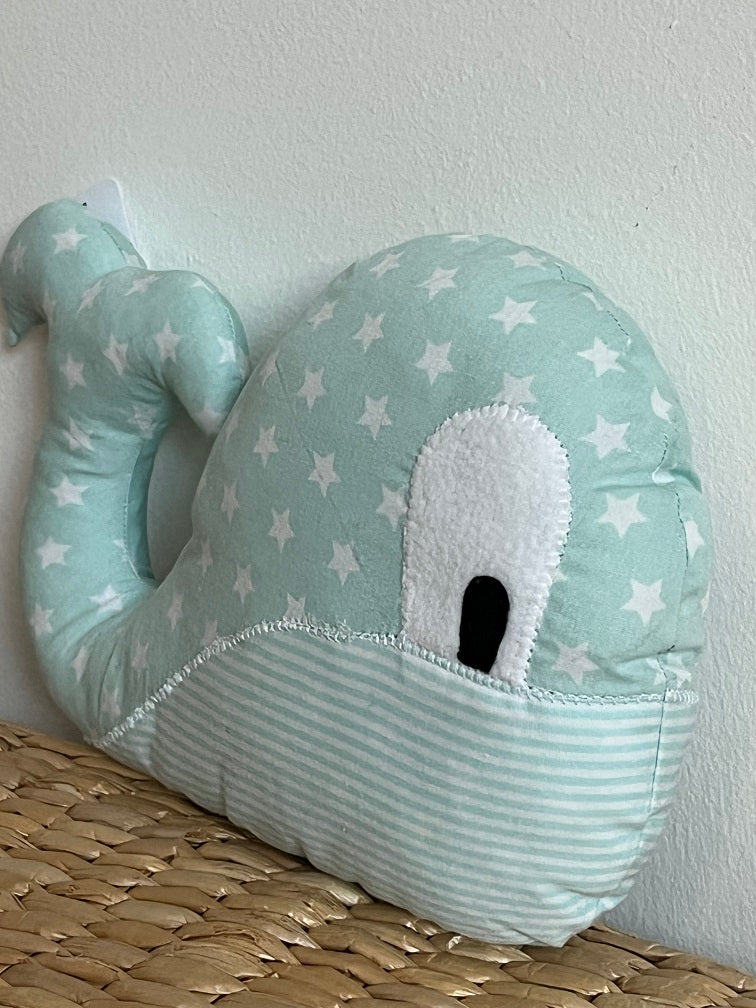 Doudou Baleine - Vert d'eau étoiles - Fabrication artisanale vue profil