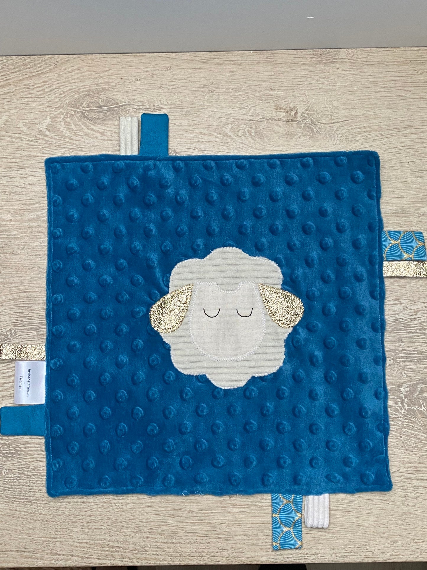 Doudou étiquettes - Collection Mouton - Bleu/Crème - Fabrication artisanale vue face