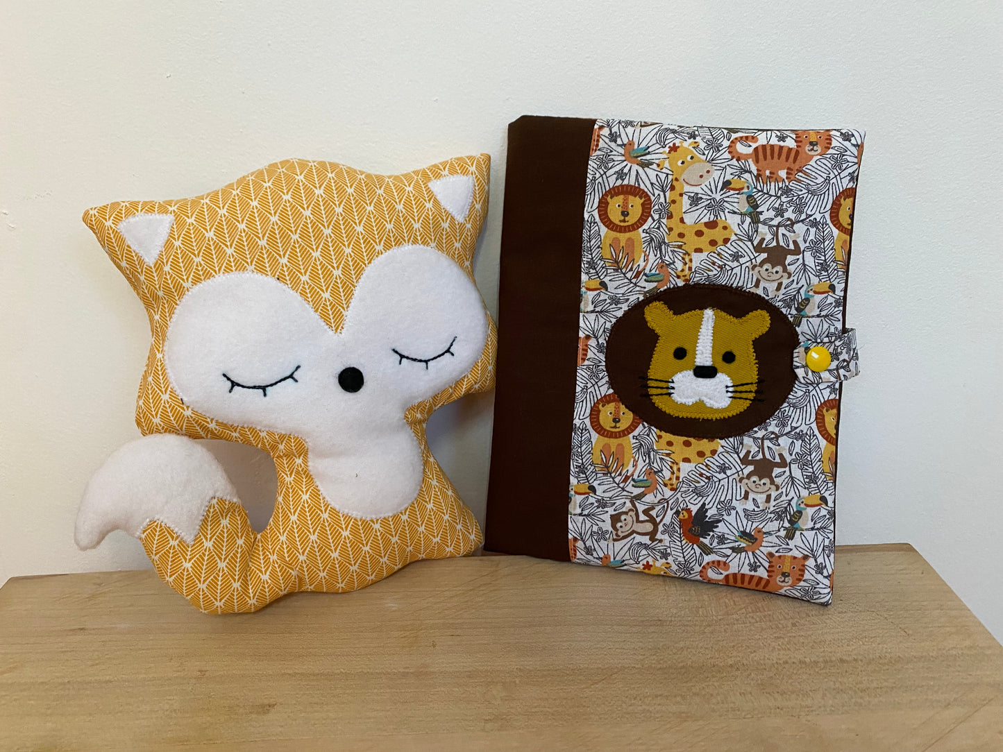 Lot naissance (doudou renard, protège carnet de santé) - Réservé