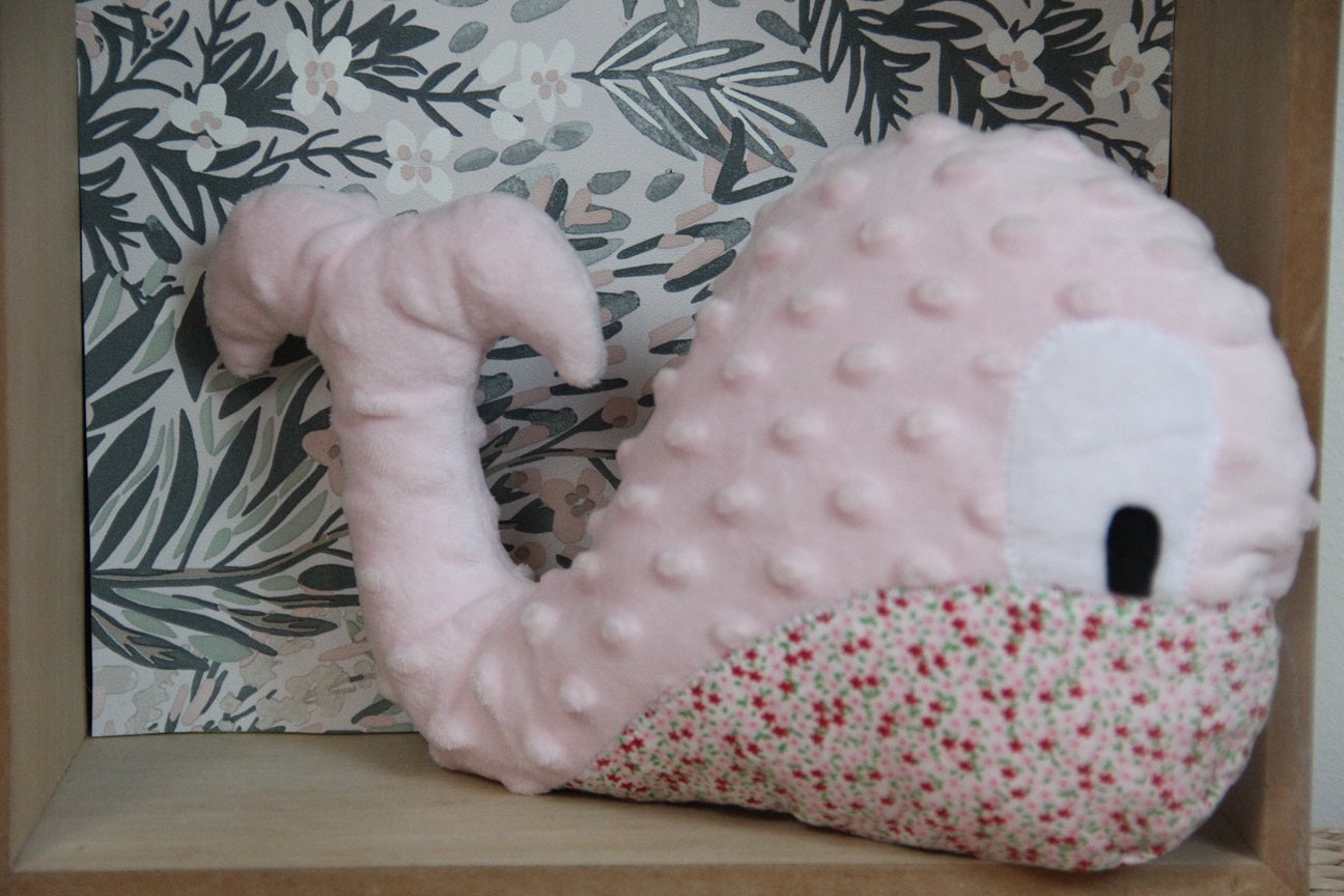 Doudou Baleine - Rose Clair/ Liberty rose fuschia