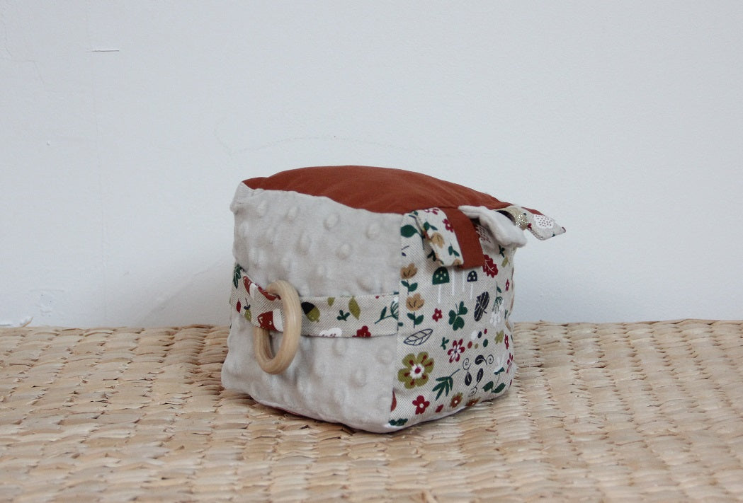 Awakening Cube - Fox Collection - Brick Red / Taupe