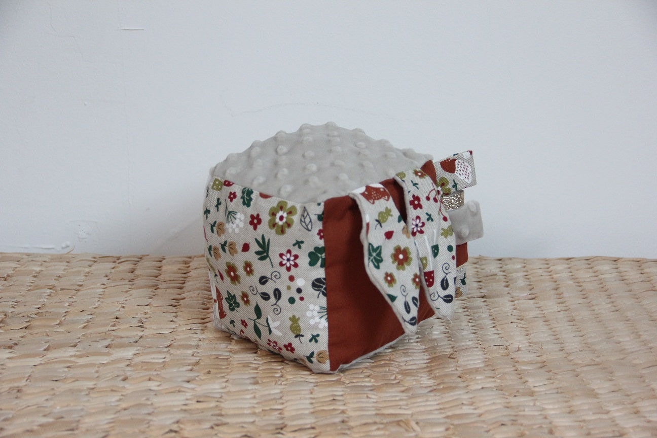 Awakening Cube - Fox Collection - Brick Red / Taupe