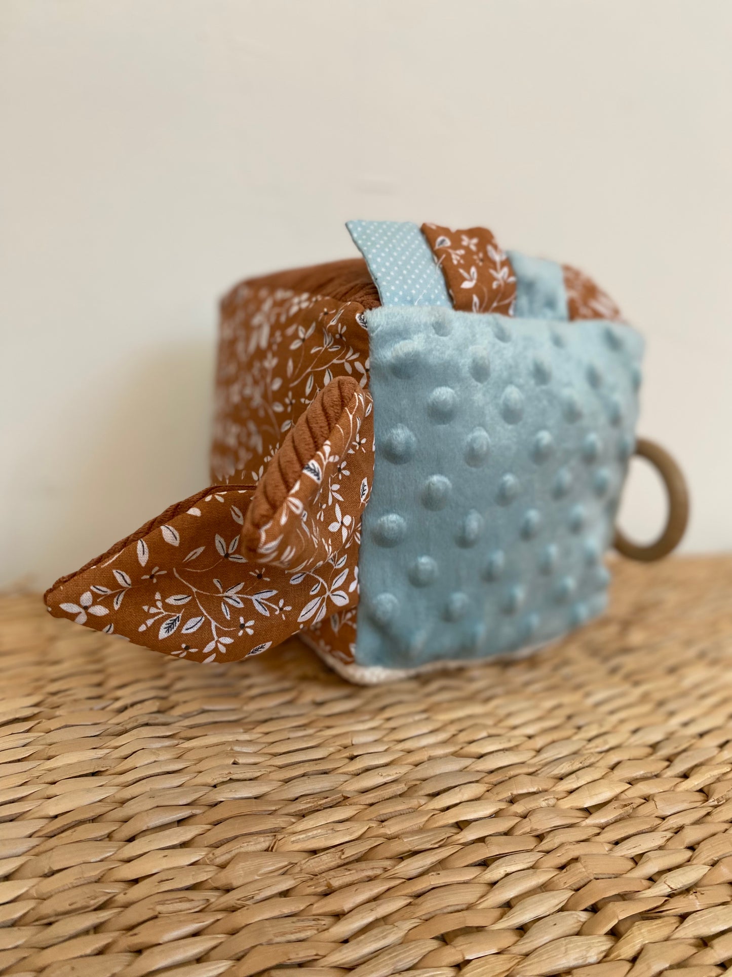 Cube éveil - renard - Collection Fleurs d'Automnes