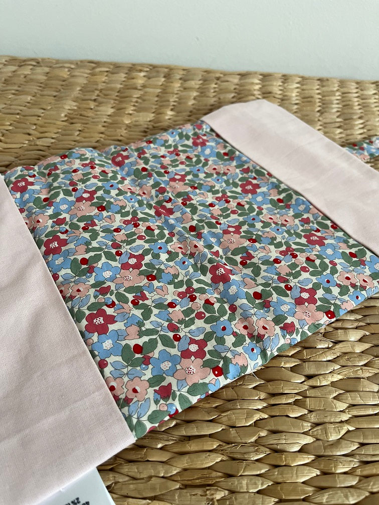 Protège carnet de santé bébé fait main – thème renard | Ton rose/blanc – fabrication française vue ouvert