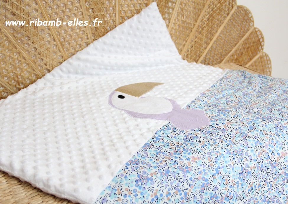 couverture bébé fait main toucan pour poussette parme et liberty vue dépliée