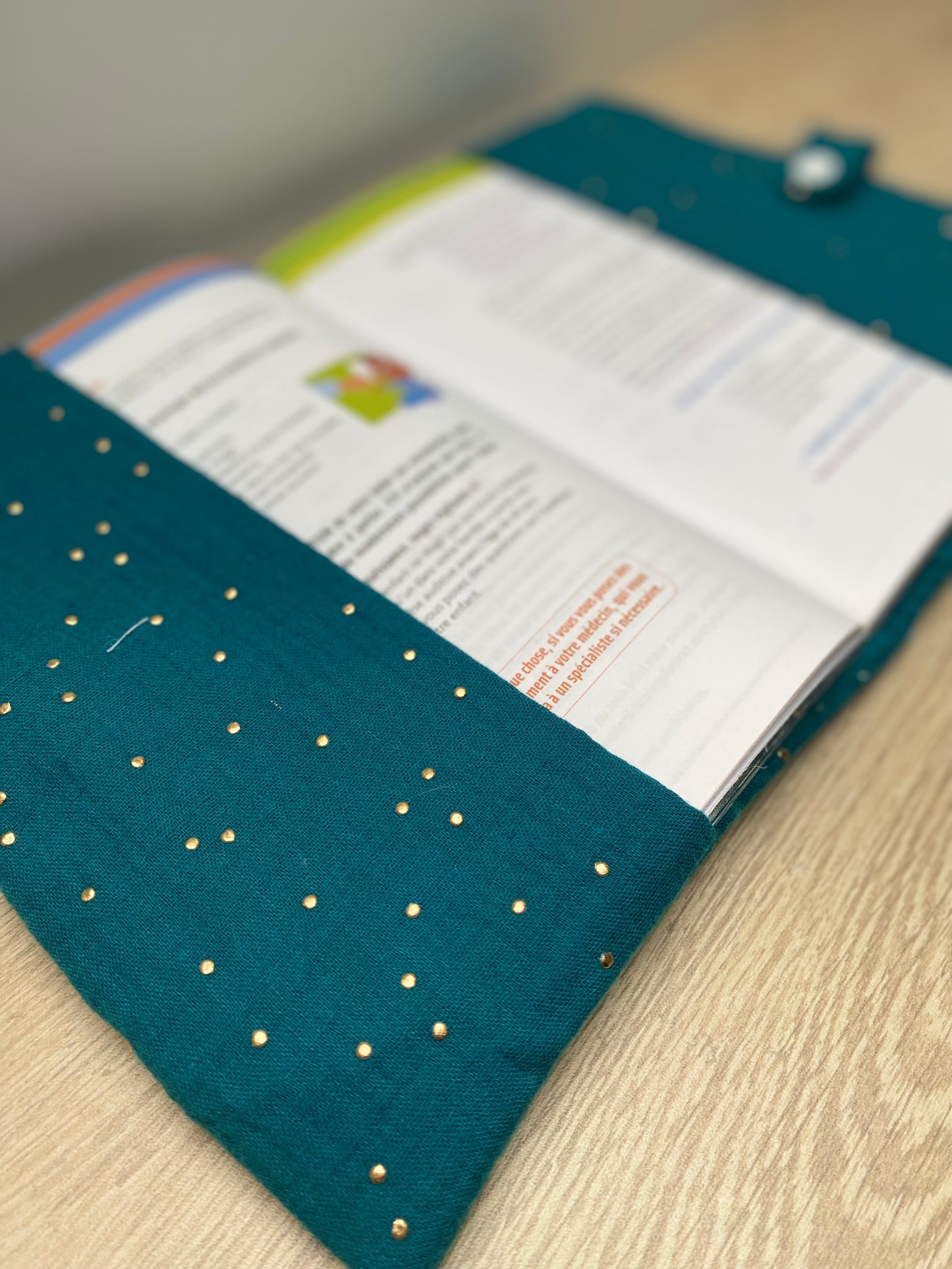 intérieur protège carnet de santé bébé fait main thème coquillage tons vert sapin