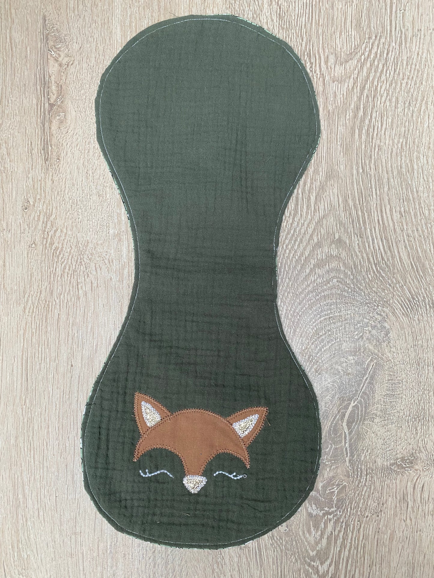 Bavoir d'épaule - petit cerf - Vert