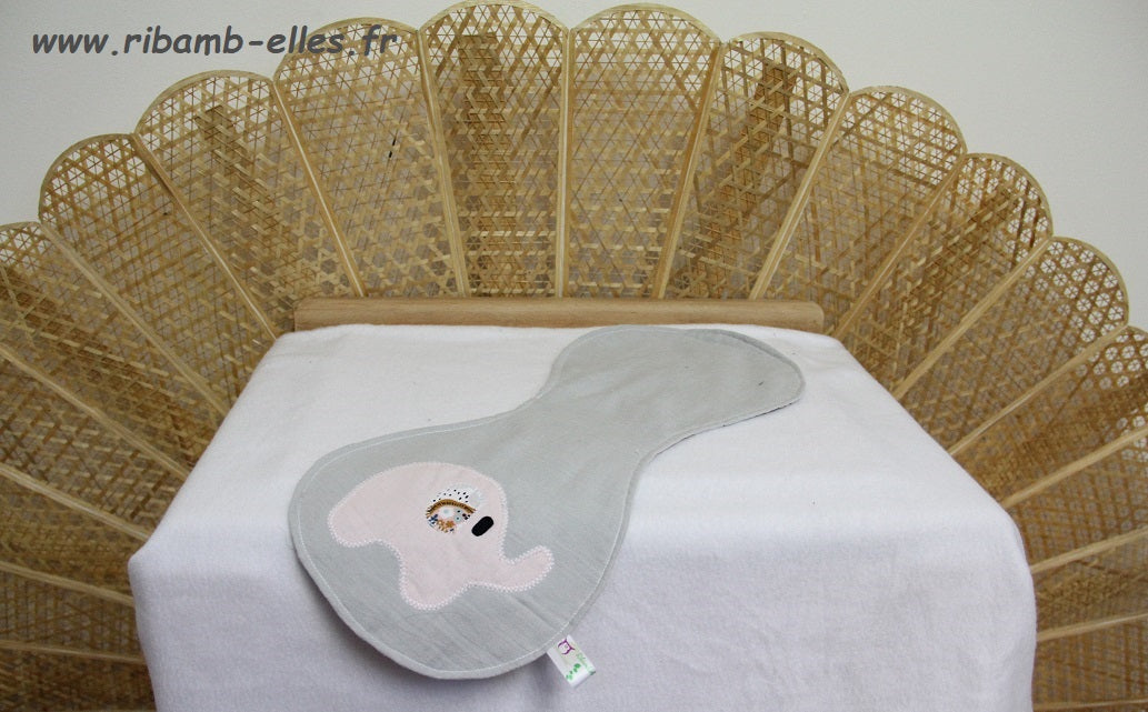 Bavoir d'épaule - Collection Eléphant - Gris/Rose - Fabrication artisanale