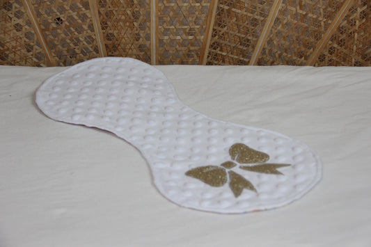 Bavoir d'épaule - Collection Noeud Papillon - Blanc/Liberty parme - Fabrication artisanale