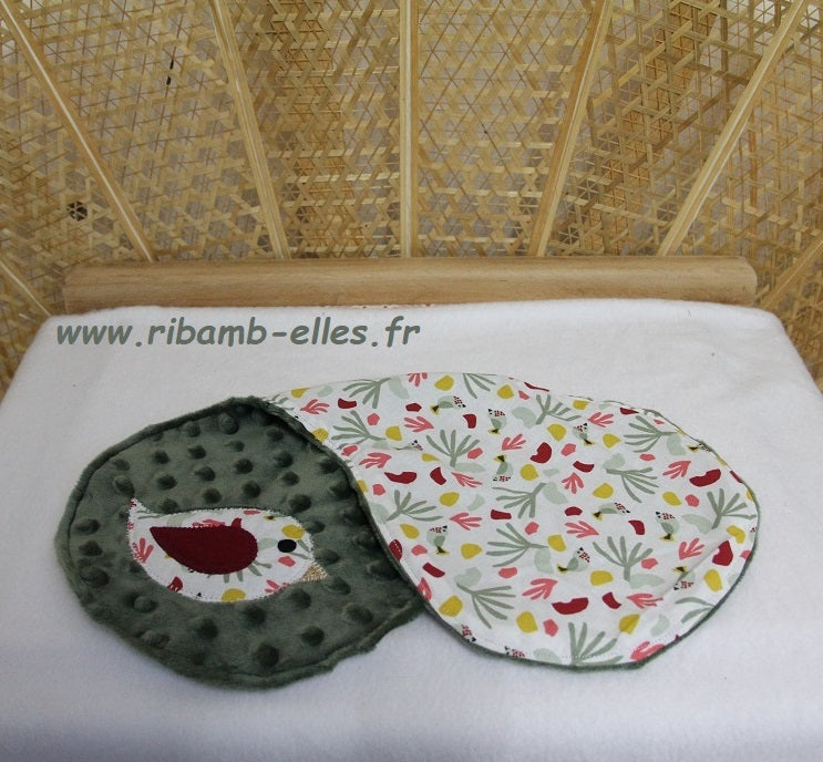 Bavoir d'épaule - Collection Oiseau - Kaki/Rose - Fabrication artisanale vue pliée