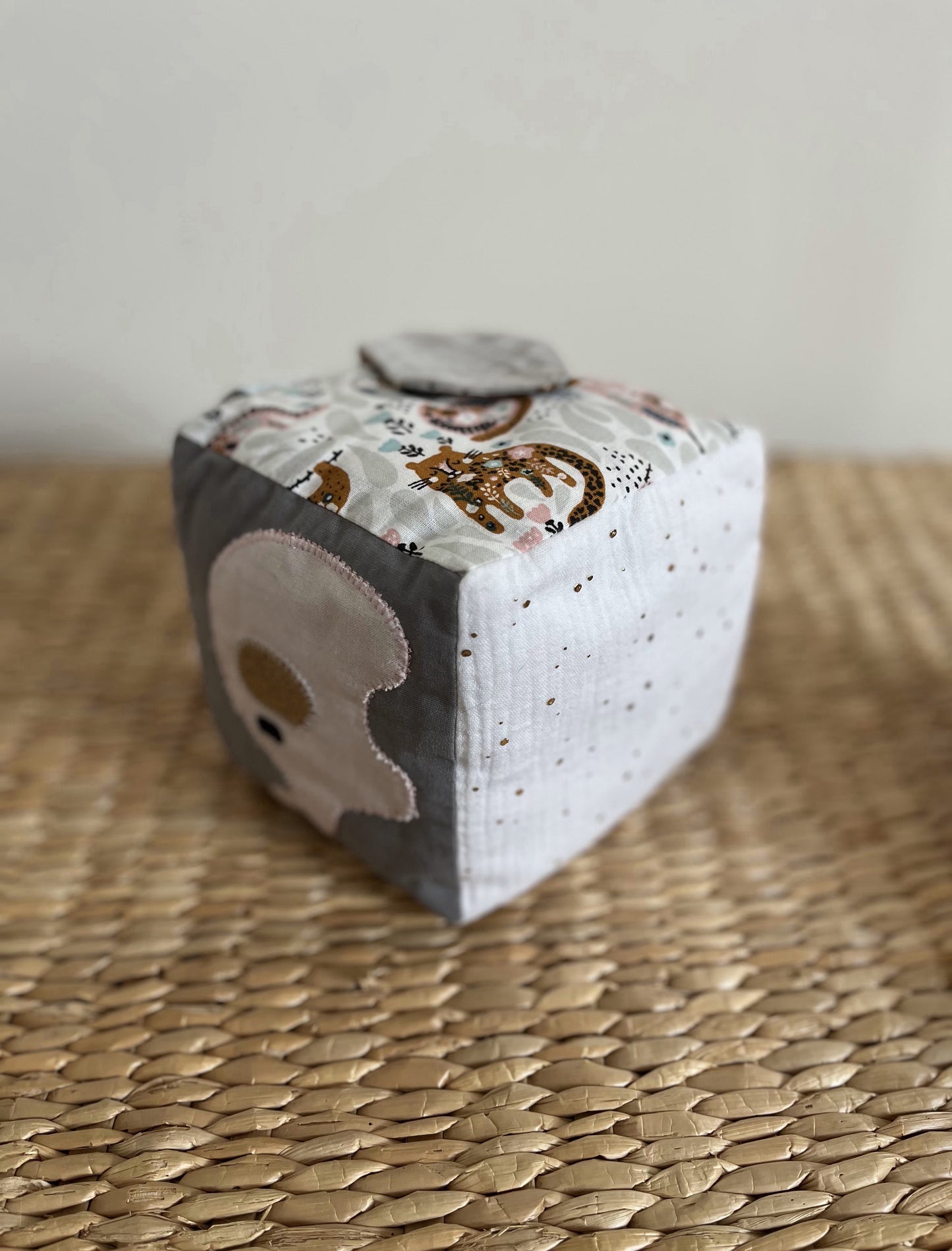 Cube éveil - Collection Eléphant - Rose clair/Gris - Fabrication artisanale face4