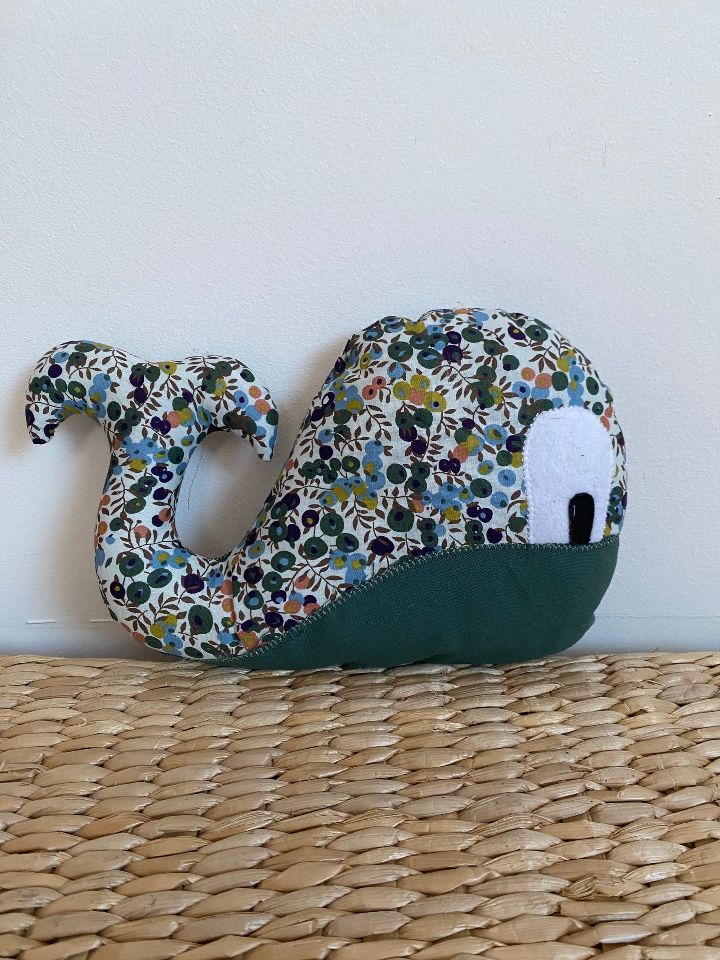 Doudou Baleine - Liberty kaki - Fabrication artisanale