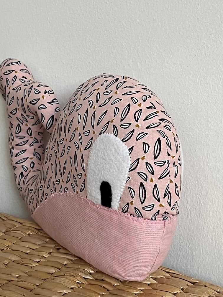 Doudou Baleine - Motifs Vieux rose/Vieux rose - Fabrication artisanale vue profil