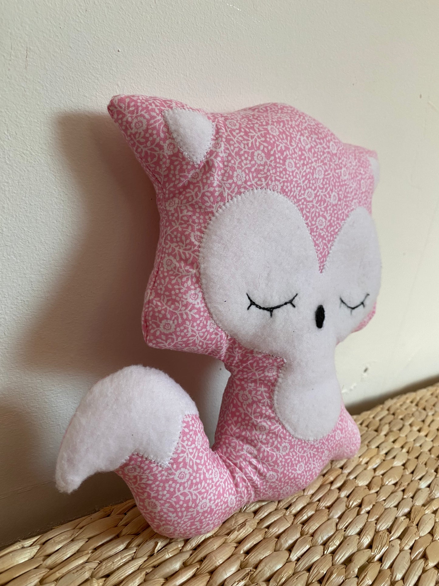 Doudou Renard moyen - Fleurs rose et blanc - Fabrication artisanale