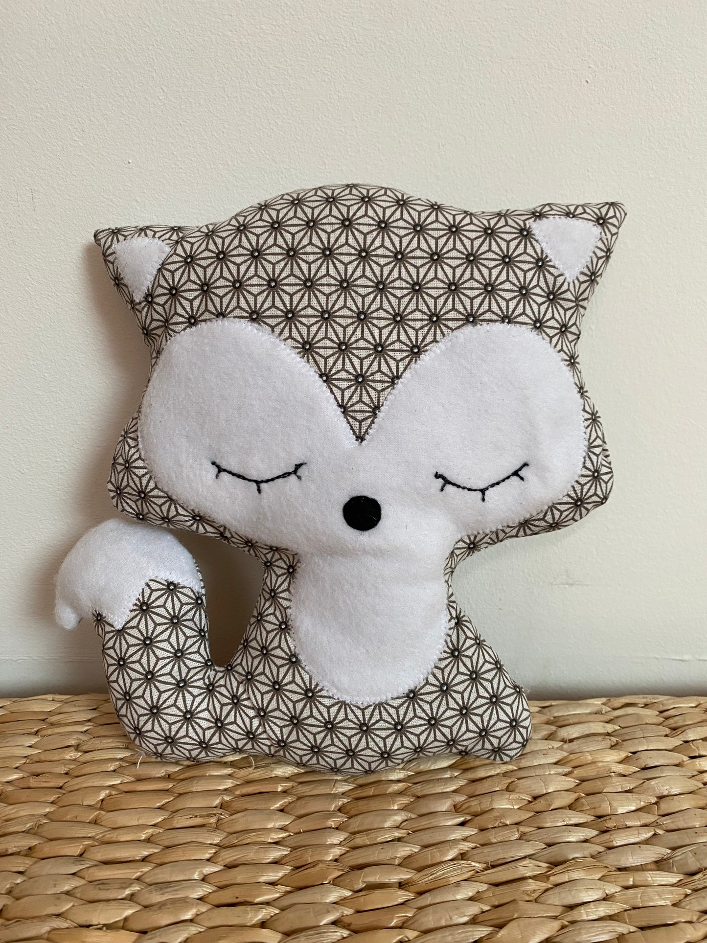 Doudou Renard moyen - Taupe géométrique - fabrication artisanale