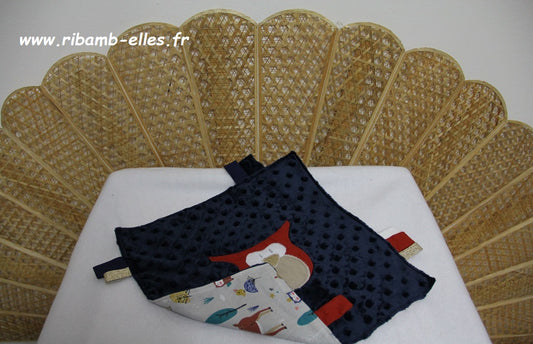 Doudou étiquettes - Collection Hibou - Bleu nuit/Rouge - Fabrication  artisanale