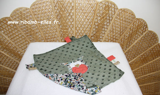 Doudou étiquettes - Collection Hibou - Kaki/Corail - Fabrication  artisanale