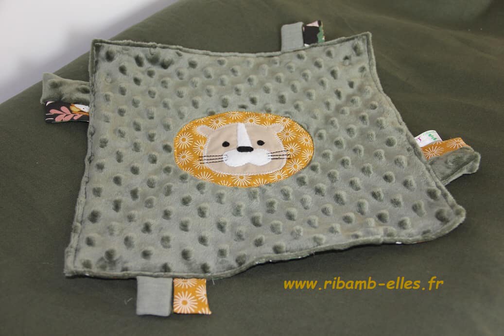 Doudou étiquettes - Collection Jungle - Kaki - Fabrication  artisanale