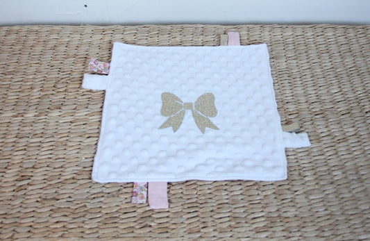Doudou étiquettes - Collection Noeud papillon - Blanc/Liberty Rose clair - Fabrication artisanale