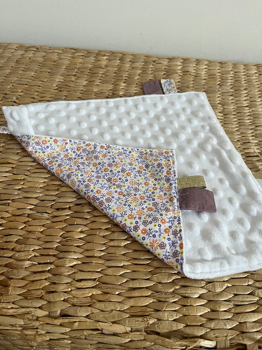 Doudou étiquettes - Collection Noeud papillon - Blanc/Liberty Parme - Fabrication artisanale vue verso