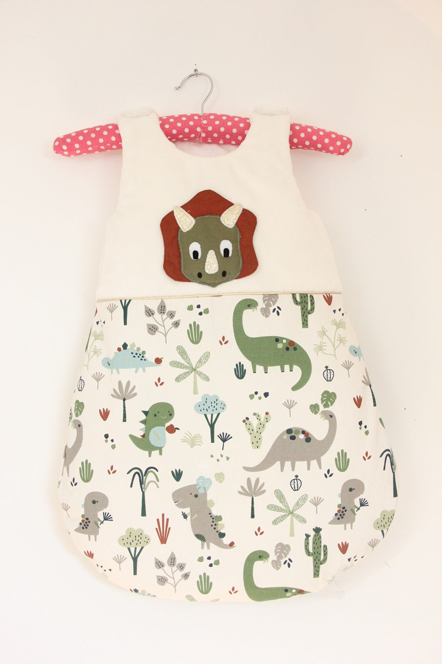Gigoteuse 0-6M Mi saison - fait main – motif dinosaure - vert olive/blanc | Fabrication française