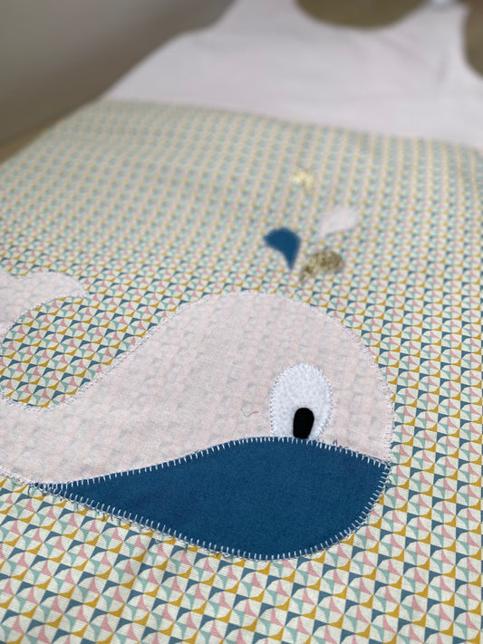 Gigoteuse 0-6M Mi saison - fait main – motif baleine - Rose/bleu| Fabrication française