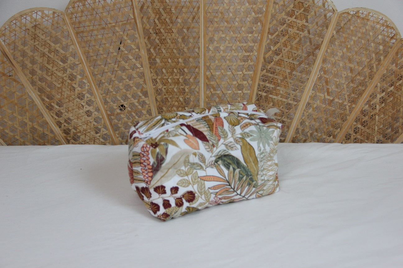 Toiletry Kit - White/Gold Jungle