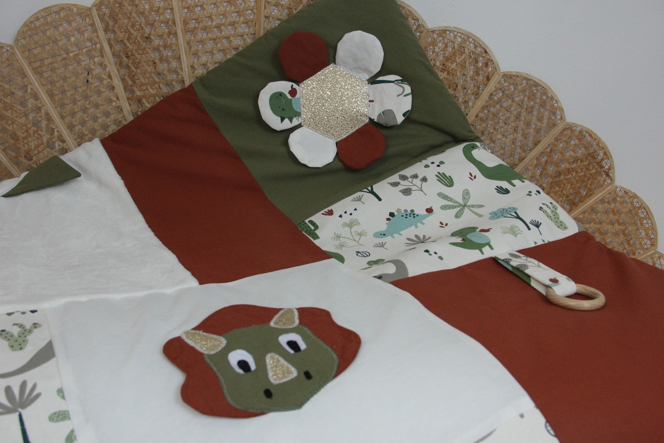 Tapis d'éveil - Collection Dino - Crème/Olive - Fabrication artisanale vue détails