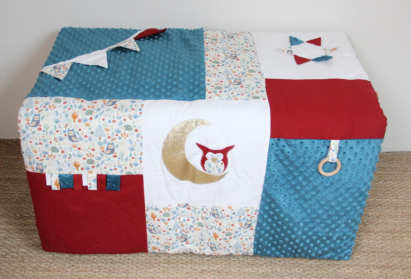 Tapis d'éveil - Collection Hibou - Rouge/Bleu - Fabrication artisanale vue face