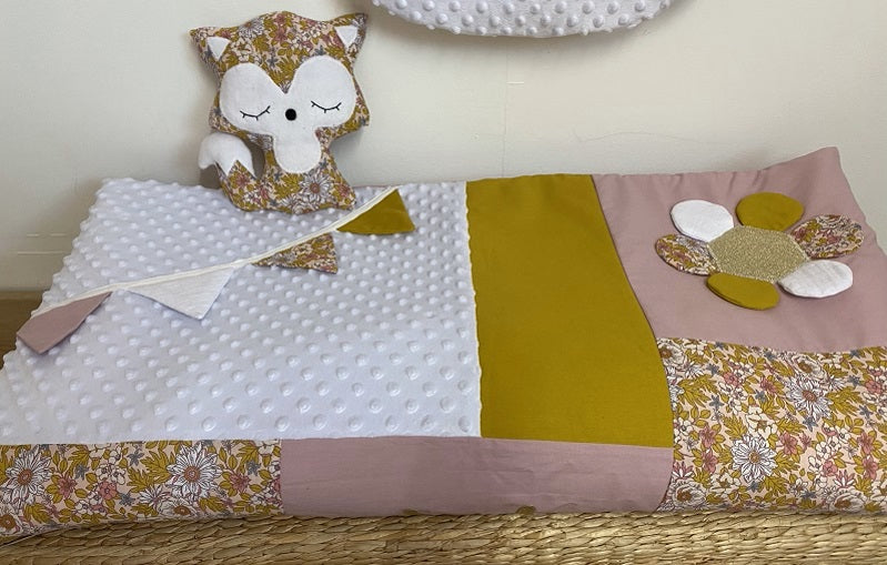 Tapis d'éveil - Collection petit cerf - Moutarde/Rose - Fabrication artisanale vue pliée
