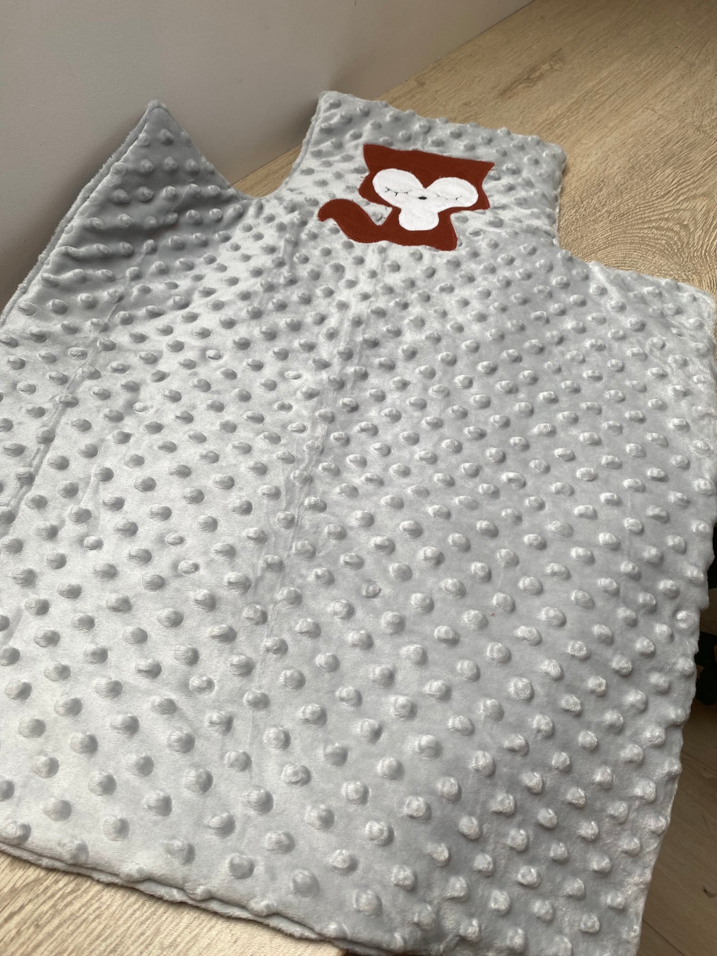 Tapis nomade Naissance Renard Gris/Multicolores - Fabrication artisanale vue dépliée