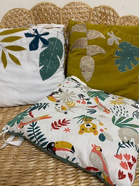 Tour de lit bébé modulable – 6 coussins à nouer – Motif jungle – Fait main vue détails