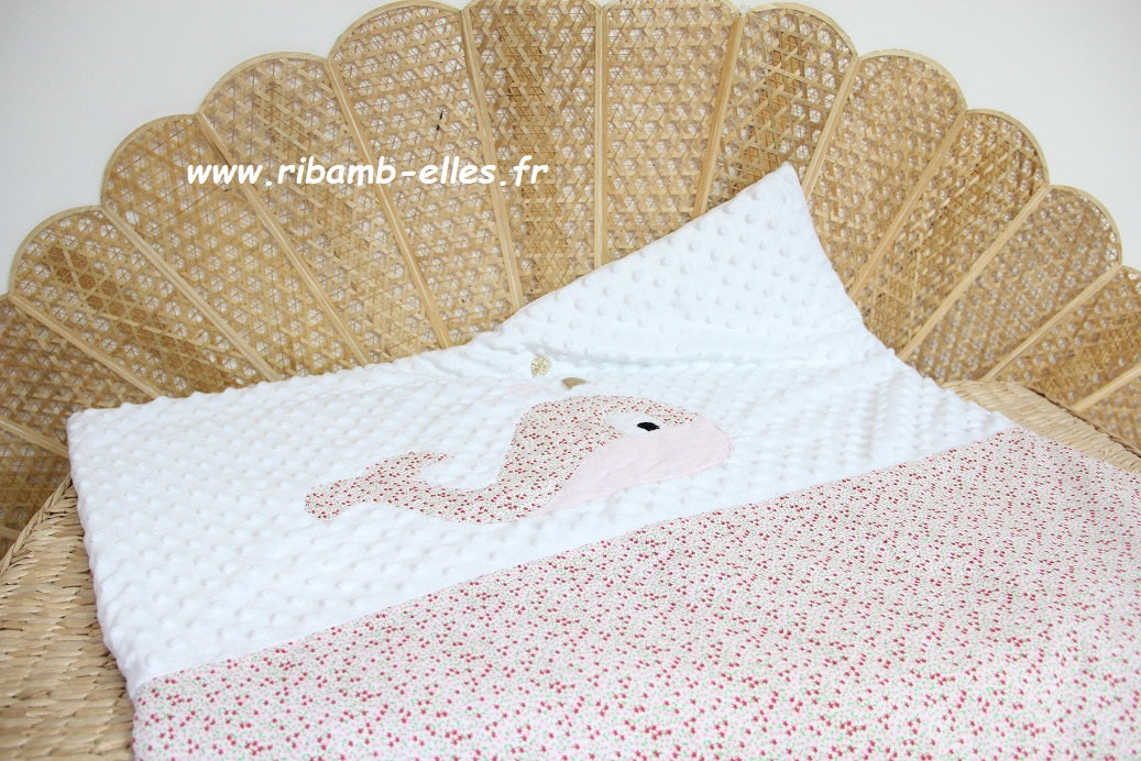 couverture bébé fait main baleine pour poussette rose et liberty vue dépliée