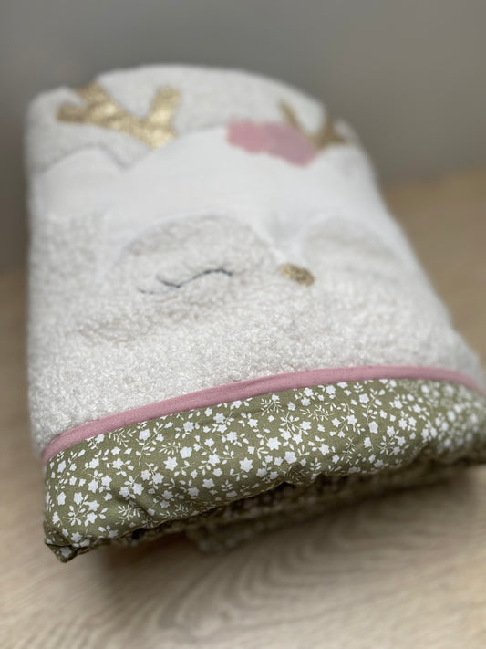 couverture bébé fait main petit cerf pour poussette vert sauge et vieux rose