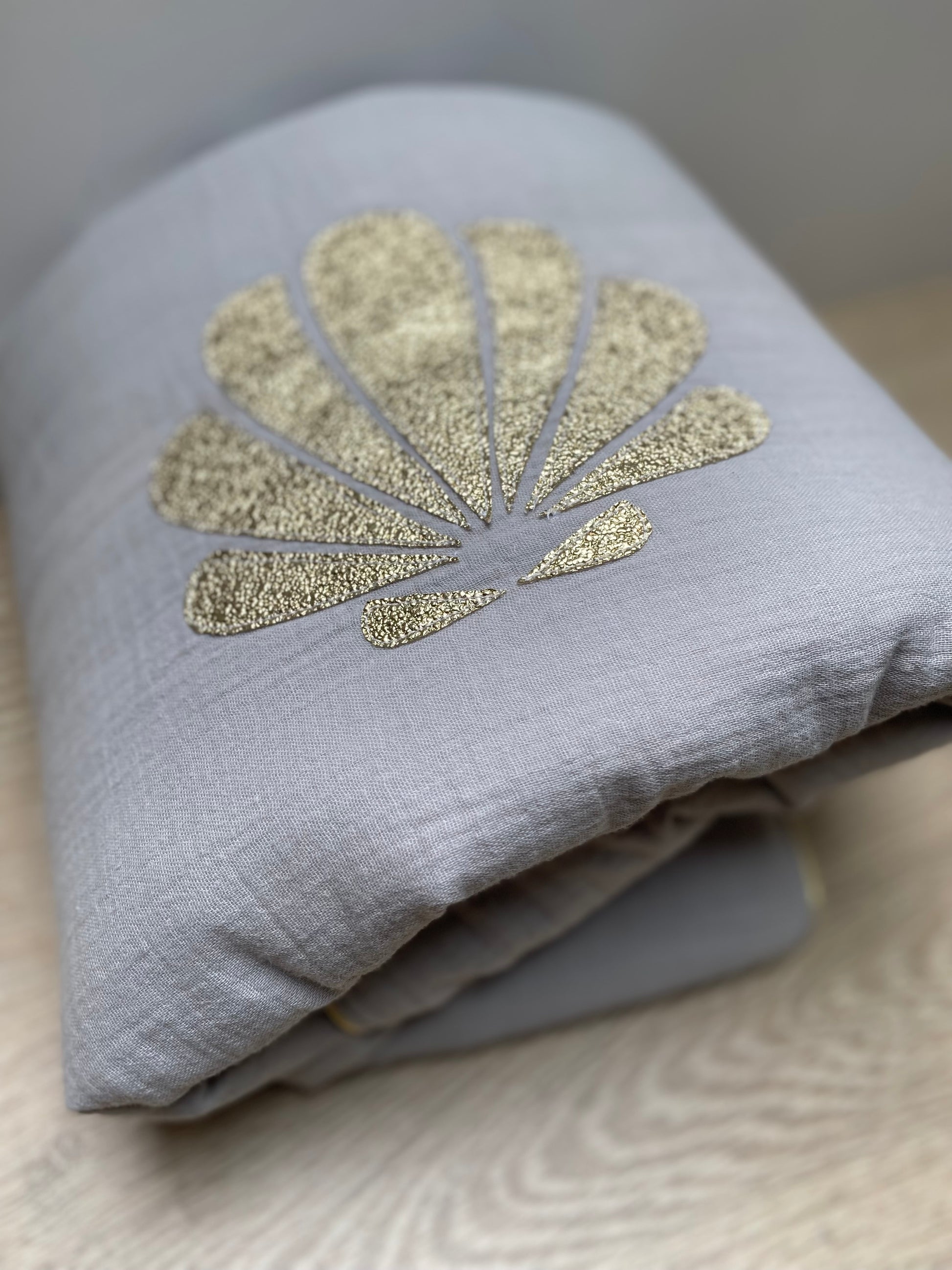 couverture bébé fait main coquillage pour poussette gris