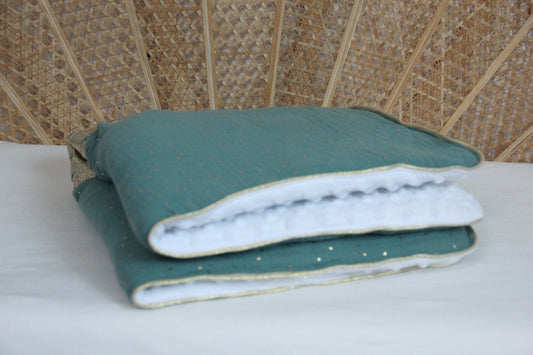 couverture bébé fait main coquillage  pour poussette vert et or
