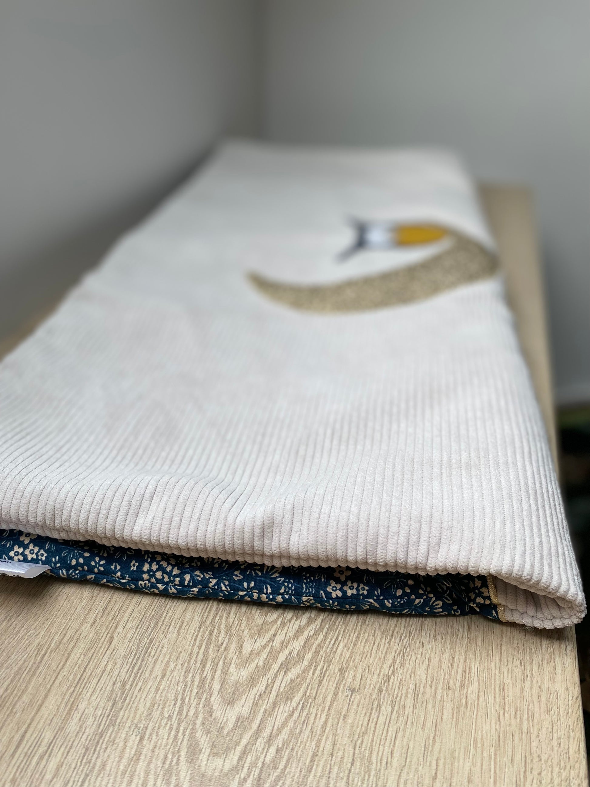 couverture bébé fait main hiboux pour poussette bleu et liberty vue détails