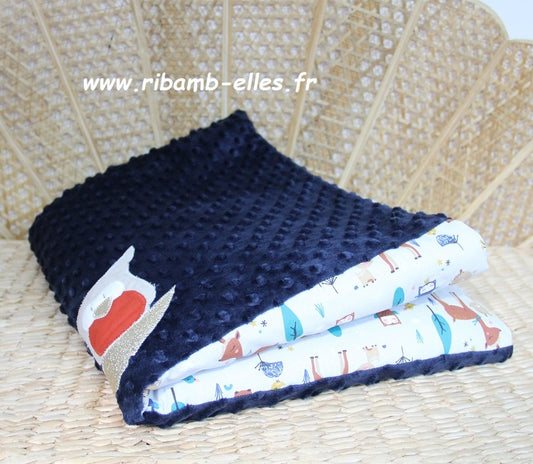 couverture bébé fait main hiboux sur lune pour poussette bleu et rouge