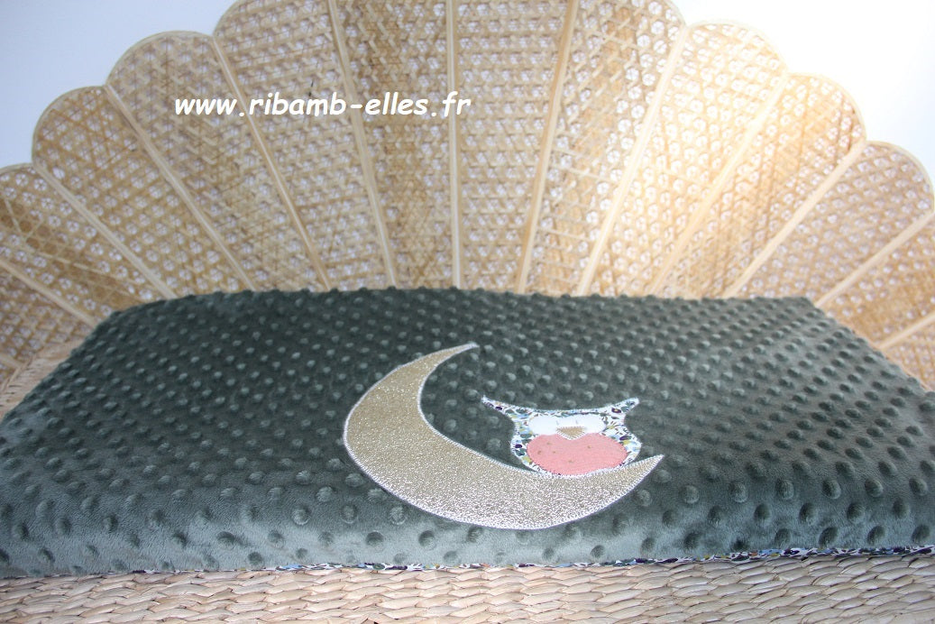couverture bébé fait main hiboux sur lune pour poussette vert et liberty vue détails