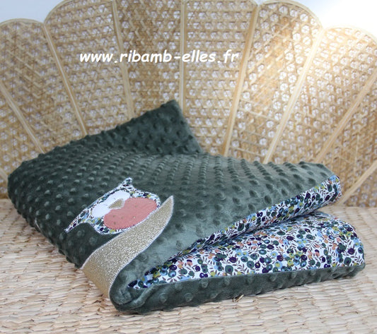 couverture bébé fait main hiboux sur lune pour poussette vert et liberty