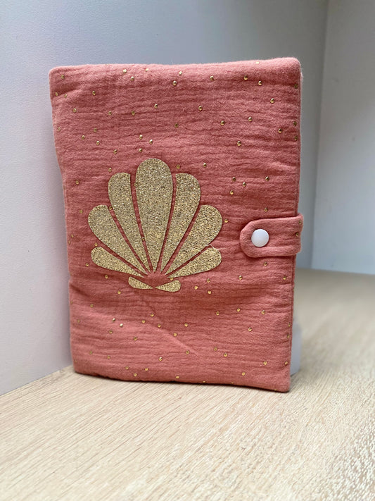 protège carnet de santé bébé fait main thème coquillage tons terracotta