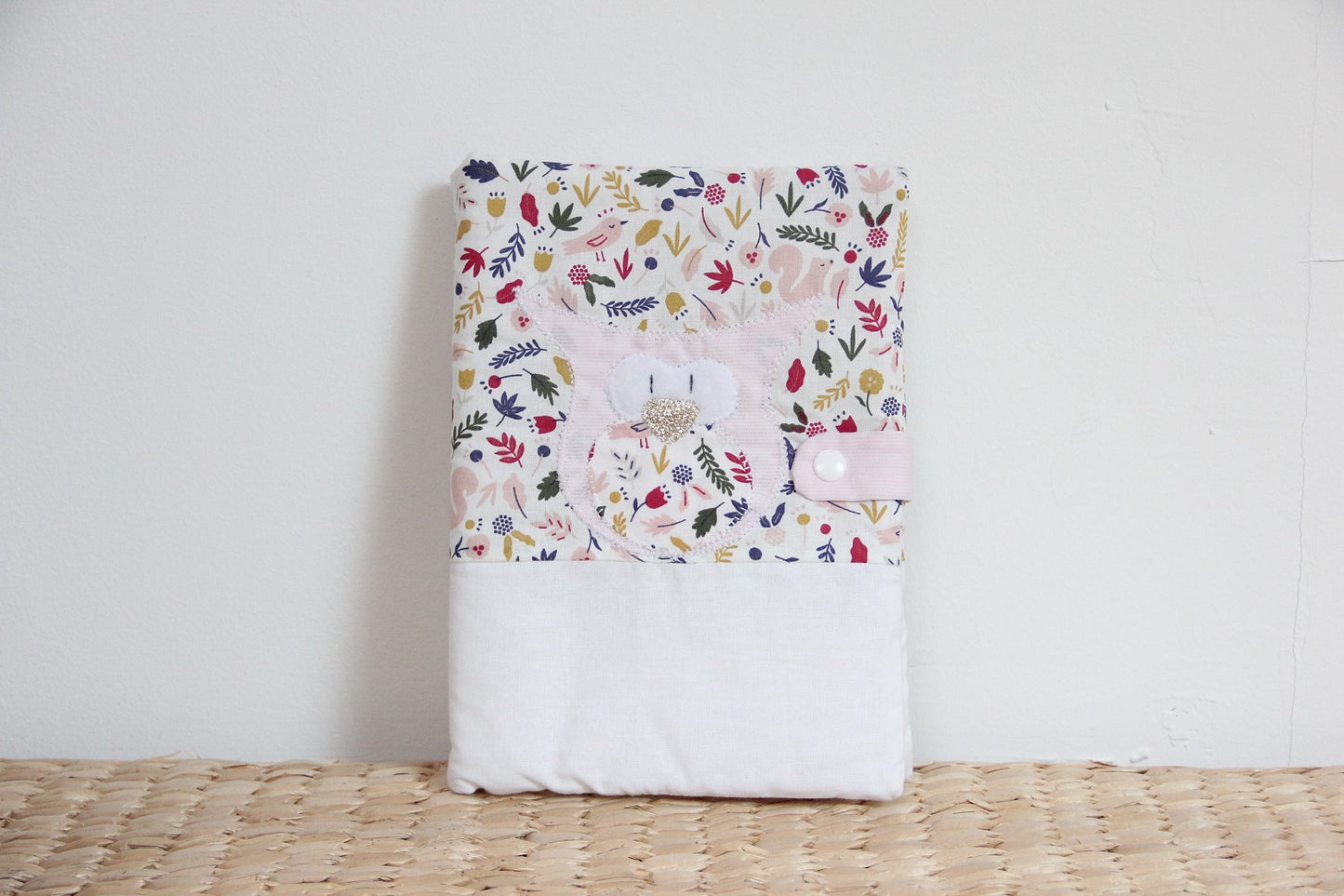 protège carnet de santé bébé fait main thème hiboux tons rose et blanc