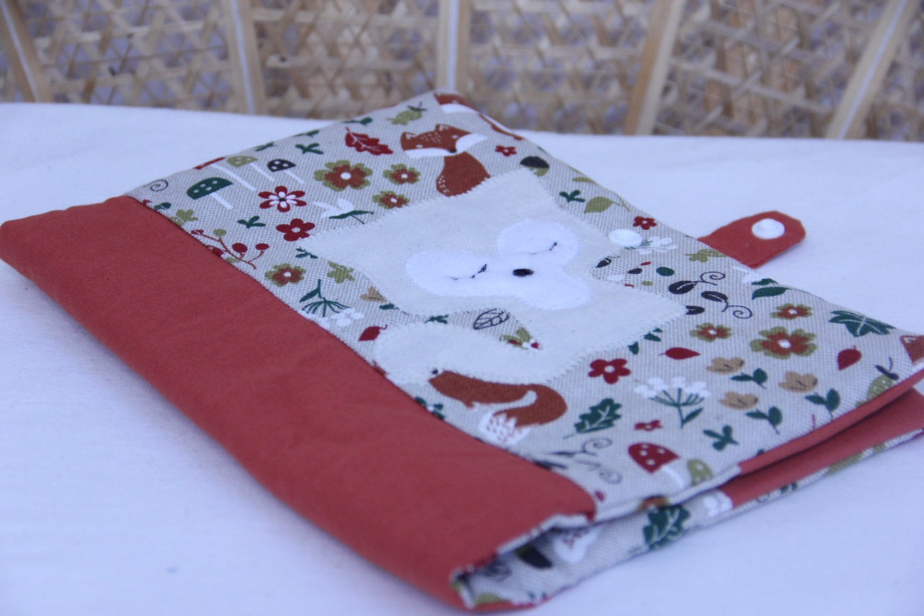 protège carnet de santé bébé fait main thème renard tons rouille crème vue 2