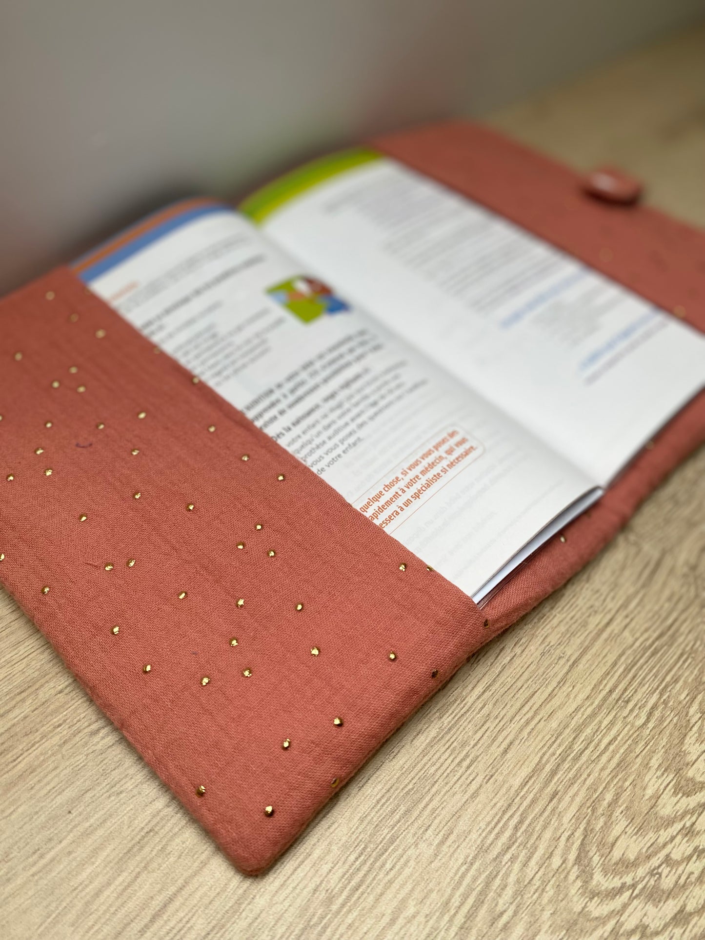 intérieur protège carnet de santé bébé fait main thème coquillage tons terracotta